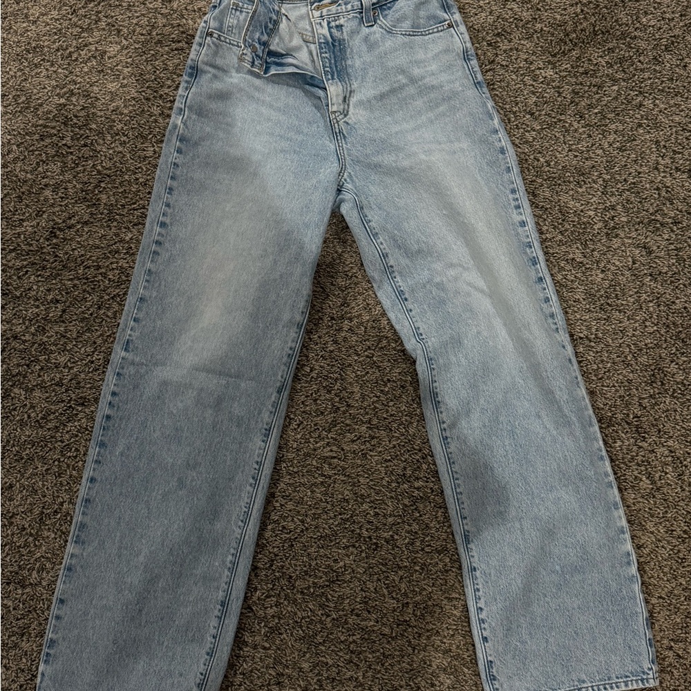 Levi's Women's Light Blue Straight Leg Jeans